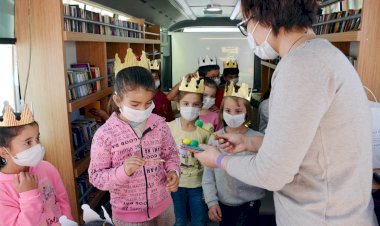 BU KÜTÜPHANE ÖĞRENCİLERE GİDİYOR