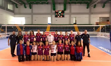 Büyükşehir Kadınlar Voleybol Takımı Fırtına Gibi Esiyor