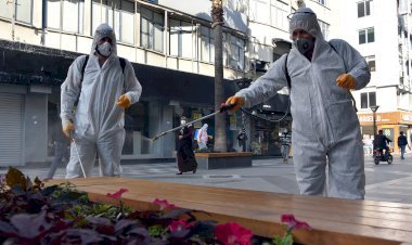 Ekipler, Duraklardan Bankalara Kadar Her Alanı Dezenfekte Ediyor