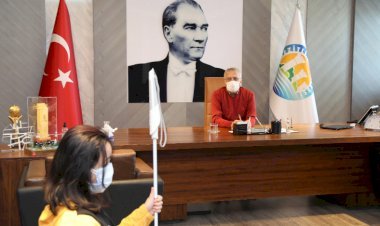 Beyaz Baston Haftasında Mezitli Belediye Başkanı Tarhan'ın Örnek Ziyaretçisi