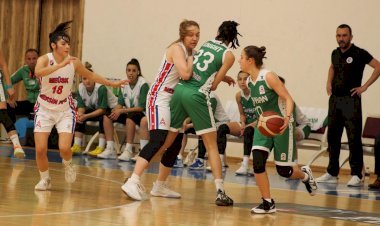 Büyükşehir Kadın Basketbol Takımı Play-Off Yolunda Engelleri Aşıyor