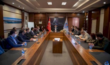 “Mersin’de İki Liman Çalışsın, Kent Rekabetten Kazansın”