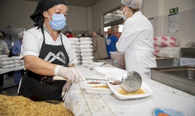 50 Bine Yakın Vatandaşın İftar Yemeğini Büyükşehir Karşıladı