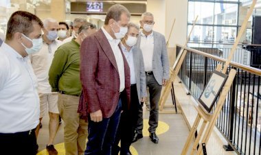 Başkan Seçer, ‘Çevre Karikatürleri Sergisi’ni Gezdi