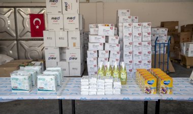 El Bebek Gül Bebek Büyüsünler Diye Büyükşehir Yanlarında