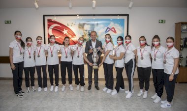 Mersin Büyükşehir GSK Takımları Başarıdan Başarıya Koşuyor