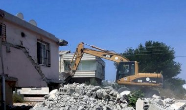 Akdeniz’de Metruk Binalar Yıkılıyor!