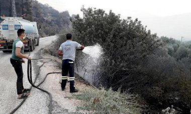 Akdeniz Belediyesi, Yangın Bölgesine Arazözler Ve Personel Gönderdi