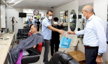 Akdeniz Belediyesi, Berber Ve Kuaförlere Dezenfektan Dağıttı