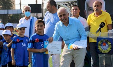 Akdeniz  Belediyesi  Yaz Futbol  Okulu  Sertifika  Töreni  Gerçekleşti