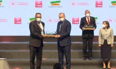 Cumhurbaşkanı Erdoğan'dan, Toroslar Belediyesi'ne Ödül