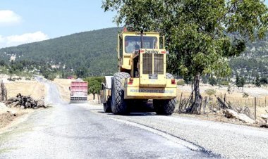 Mersin  Büyükşehir, Ovadan  Kırsala  Her  Noktada  Çalışıyor