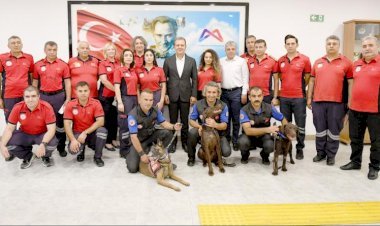 Başkan Seçer: “Mersin İtfaiye Teşkilatını Türkiye’de Parmakla Gösterilir Bir Hale Getireceğiz”