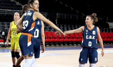 ÇBK Kaptanı Esra Ural Topuz, Milli Takımda