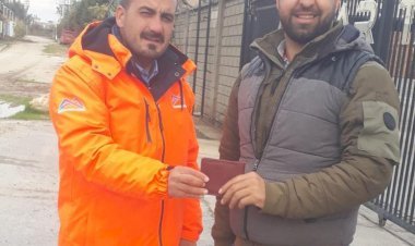 Büyükşehir Personeli, Düşürülen Cüzdanı Sahibine Teslim Etti