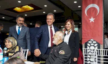 Başkan Seçer, Şehit Aileleri Ve Gazilerle Yemekte Buluştu