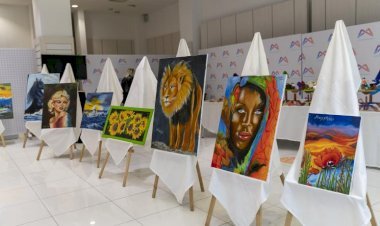 Müzeyyen Çetinkaya’nın Enerjisi Ve Tabloları Beğeni Topladı