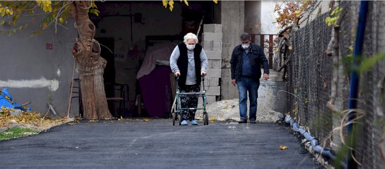 Yürümede Güçlük Yaşayan Sözer’in Yol Engeli Ortadan Kalktı