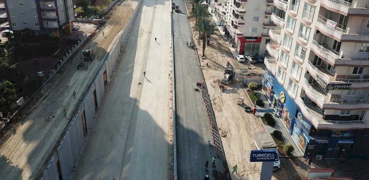 Trafiğe Soluk Aldıracak Katlı Kavşak Projesi’nde Sıcak Asfalt Dökümüne Başlandı