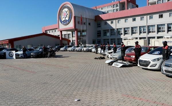 Son dakika haberleri! Polis, kaportacı gibi çalışıp takip yaparak oto hırsızlık şebekesini çökertmiş