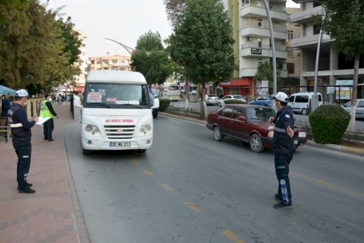 Büyükşehir Zabıta Ekipleri, Tarsus’ta Toplu Taşıma Araçlarına Yönelik Denetimlerini Sürdürüyor