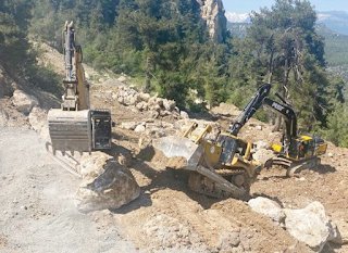 MERSİN BÜYÜKŞEHİR, ÇAMLIYAYLA’DA HEYELAN NEDENİYLE ZARAR GÖREN NOKTALARDA ISLAH ÇALIŞMALARINI SÜRDÜRÜYOR