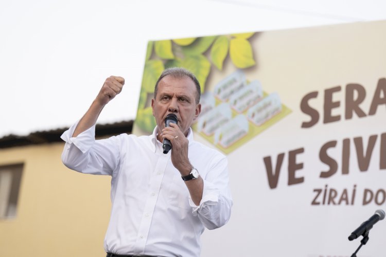 BAŞKAN SEÇER, ‘SERA İPİ, YAPIŞKAN TUZAK VE SIVI GÜBRE DAĞITIM TÖRENİ’NE KATILDI